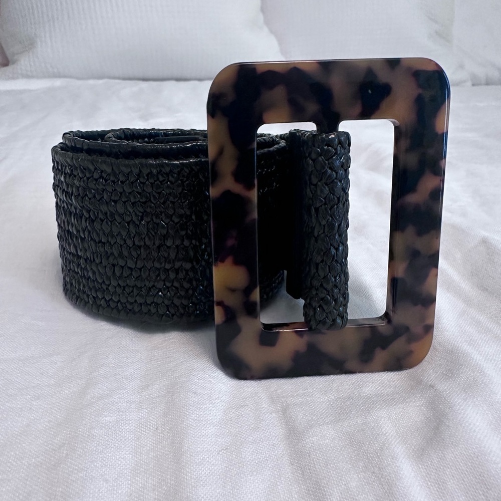 Banana Republic women's size L stretch black belt w/ tortoiseshell buckle